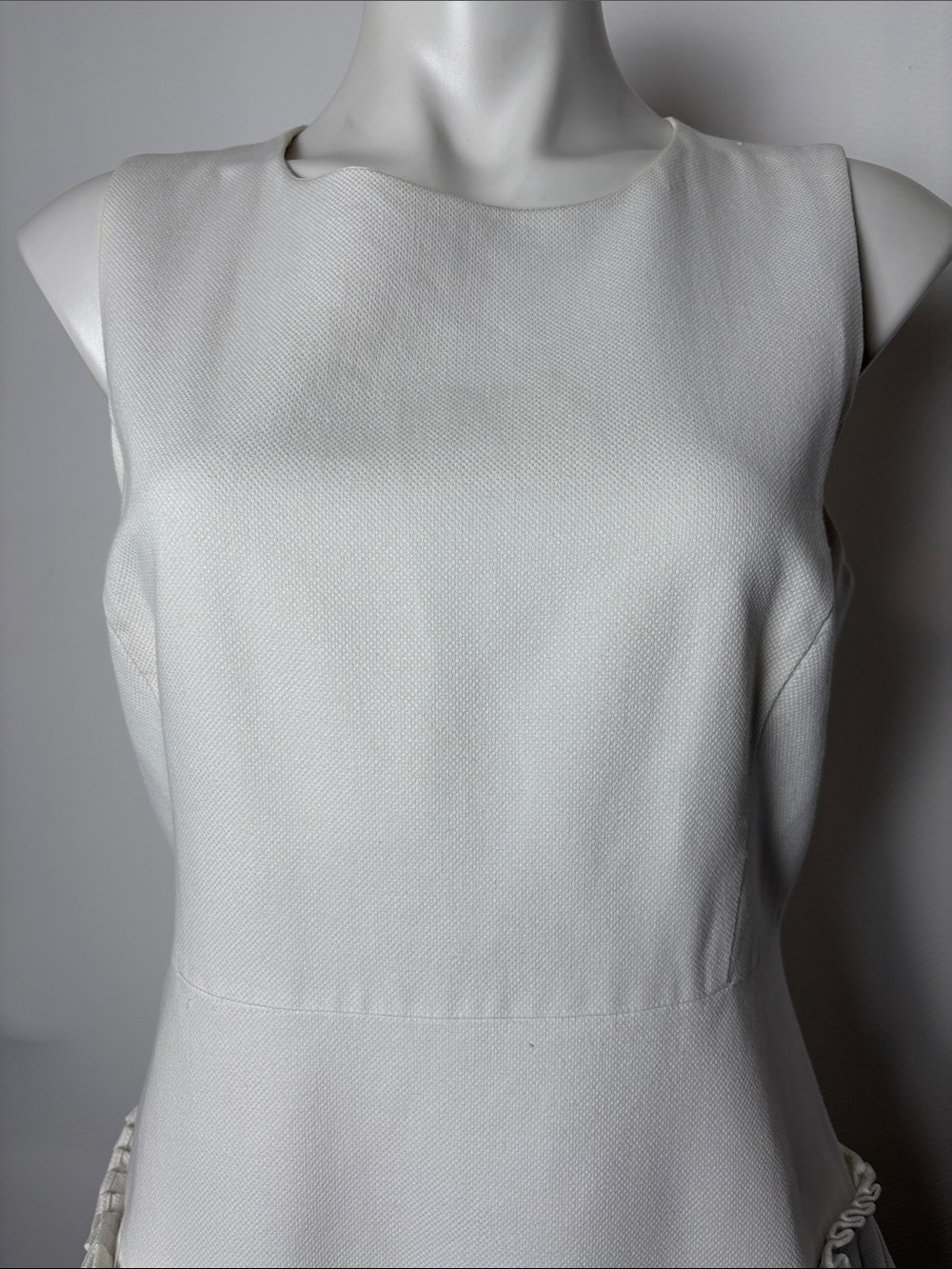Classic White Sleeveless Pleated Skirt Dress - Picture 3 of 8